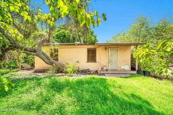915 W Tamarisk St, Phoenix, AZ 85041