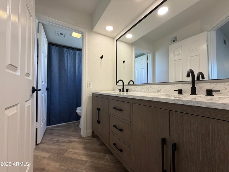 9151 Greenway Rd #106, Peoria, AZ 85381