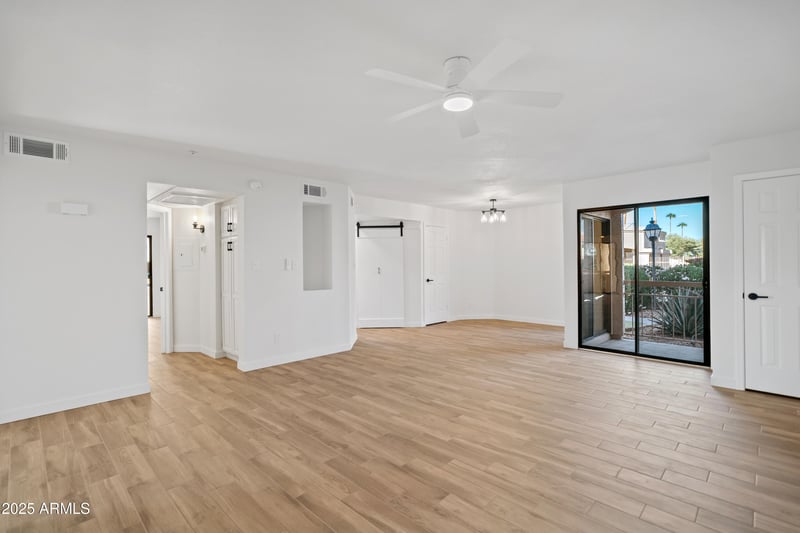 9151 Greenway Rd #106, Peoria, AZ 85381