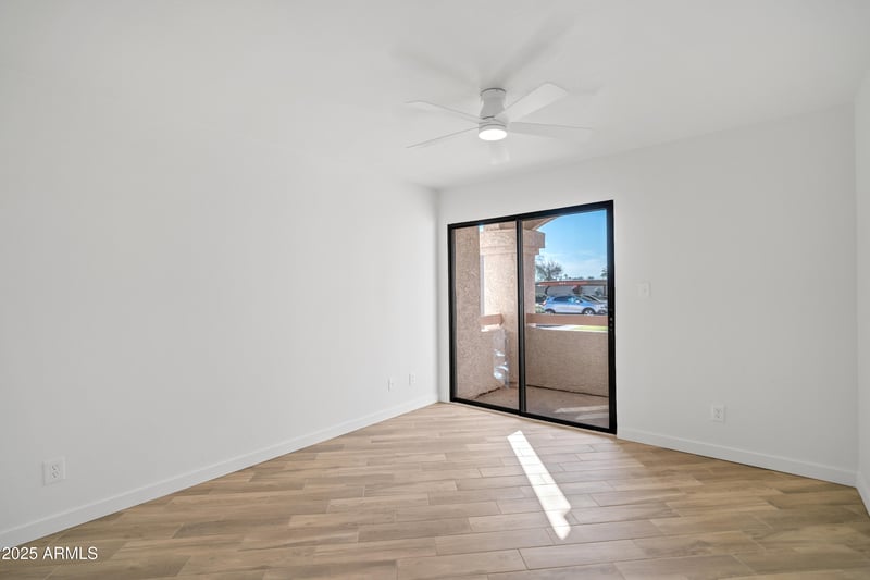 9151 Greenway Rd #106, Peoria, AZ 85381