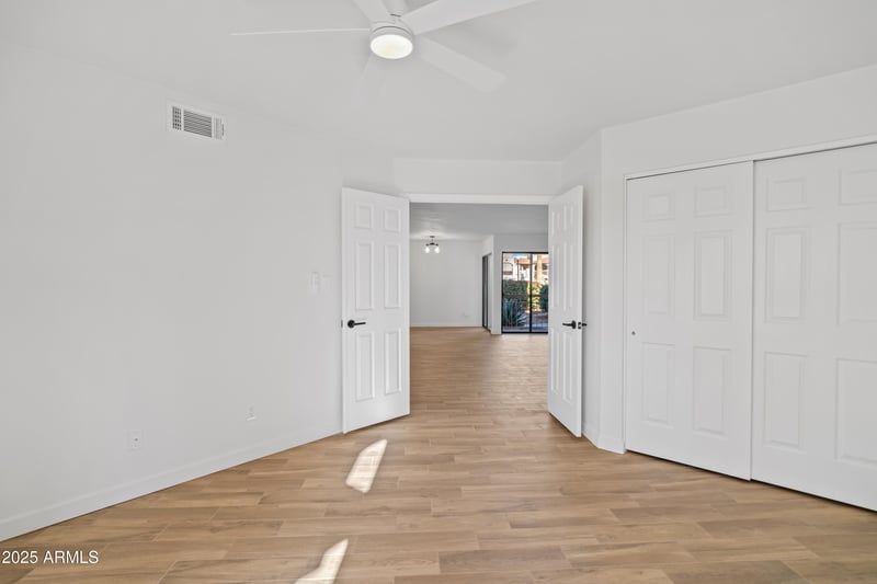 9151 Greenway Rd #106, Peoria, AZ 85381