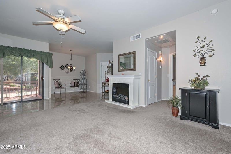 9151 Greenway Rd #113, Peoria, AZ 85381