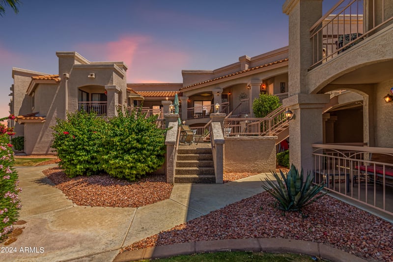 9151 Greenway Rd #205, Peoria, AZ 85381