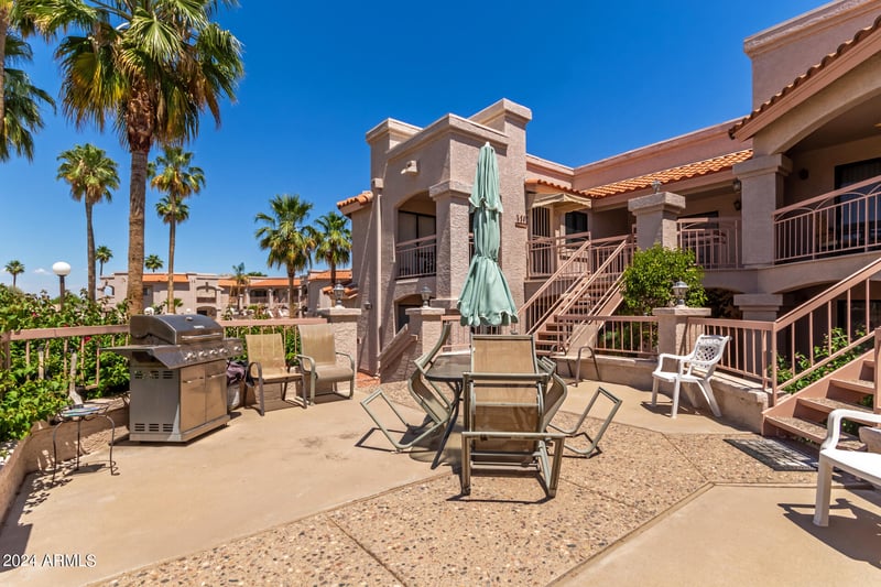 9151 Greenway Rd #205, Peoria, AZ 85381