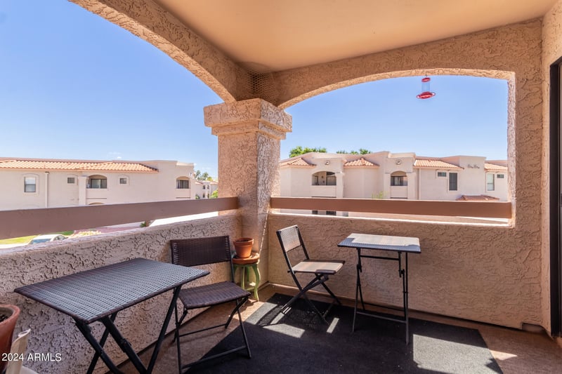 9151 Greenway Rd #205, Peoria, AZ 85381
