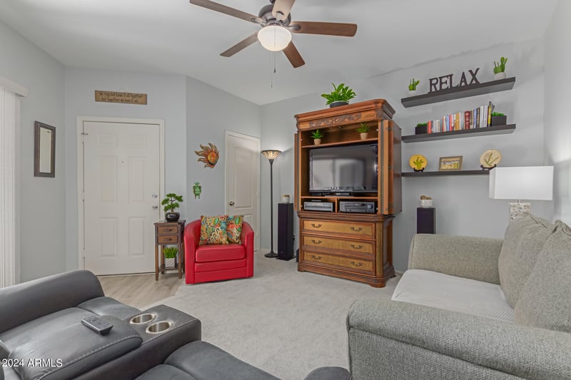 9151 Greenway Rd #288, Peoria, AZ 85381