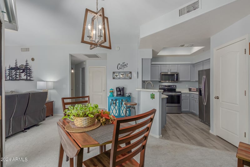 9151 Greenway Rd #288, Peoria, AZ 85381