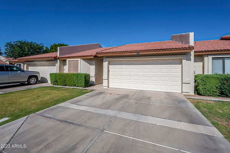 9151 N 68th Dr, Peoria, AZ 85345