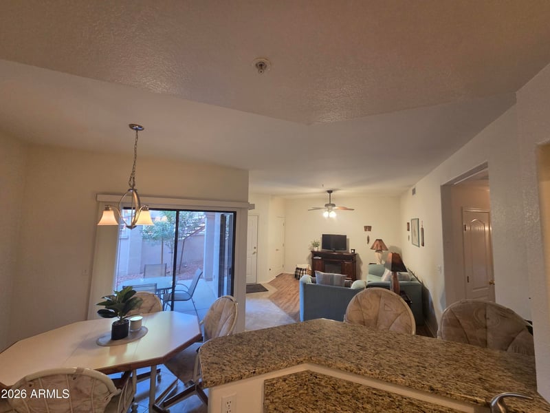 9151 W Greenway Rd #182, Peoria, AZ 85381
