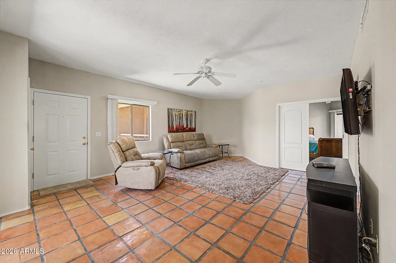 9151 W Greenway Rd #224, Peoria, AZ 85381