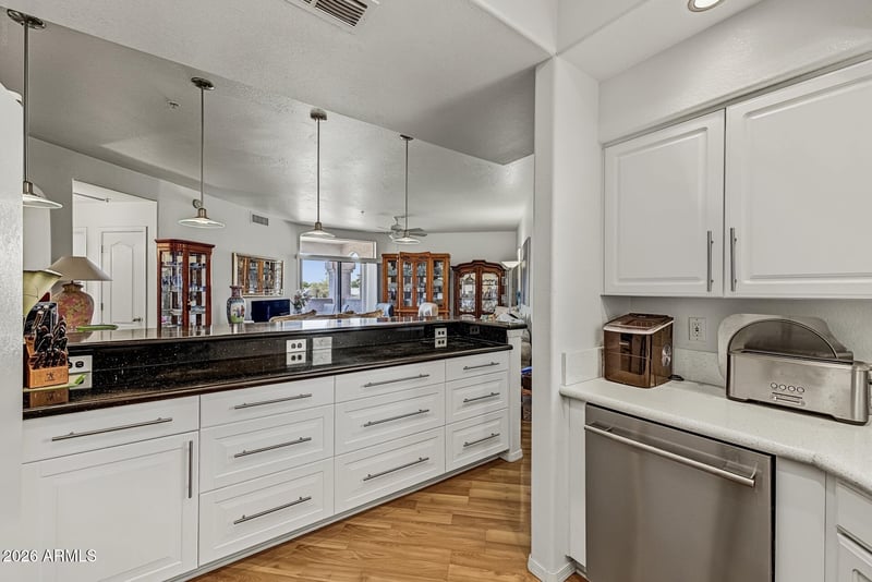 9151 W Greenway Rd #226, Peoria, AZ 85381
