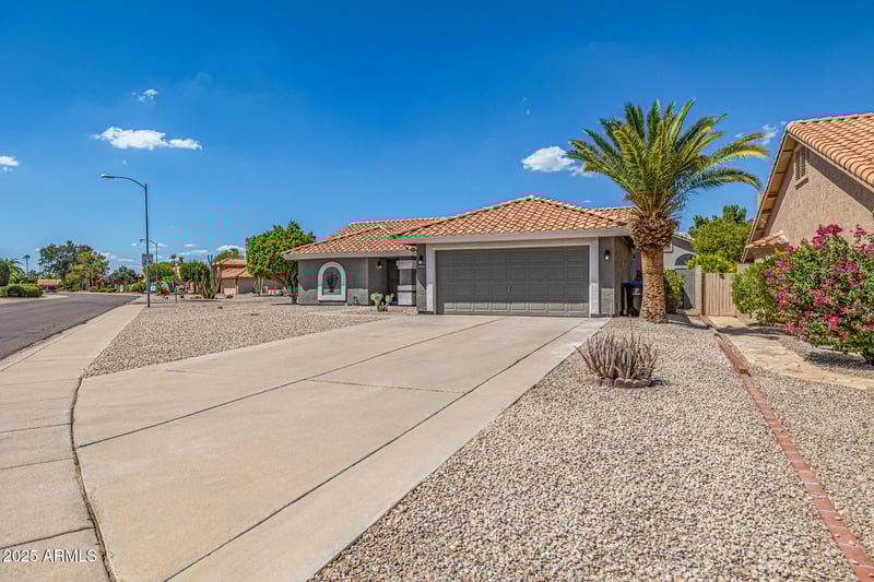 9152 Oraibi Dr, Peoria, AZ 85382
