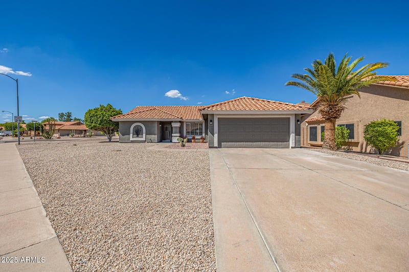 9152 Oraibi Dr, Peoria, AZ 85382