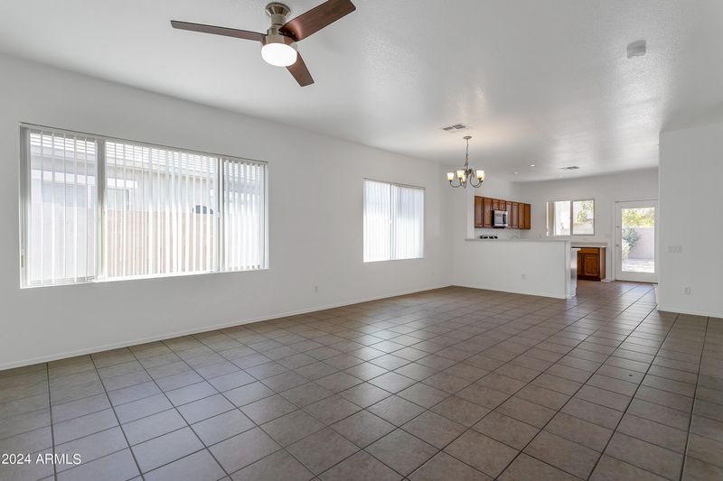 9153 W Palm Ln, Phoenix, AZ 85037