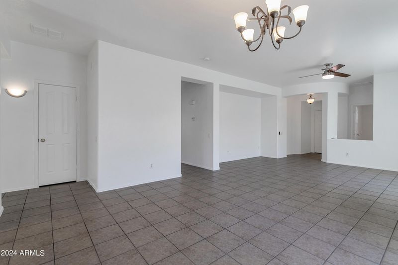 9153 W Palm Ln, Phoenix, AZ 85037