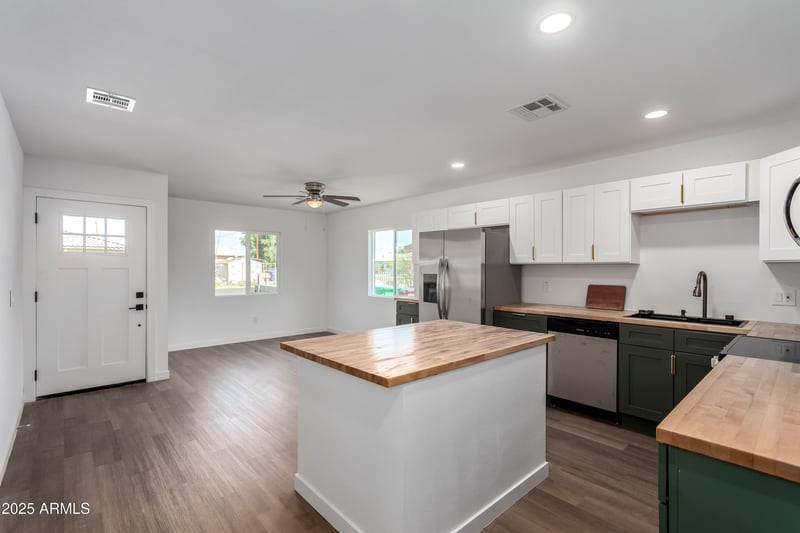 9155 Adams St, Tolleson, AZ 85353