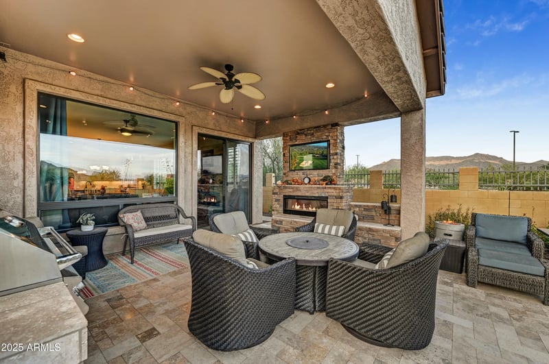 9155 Leonora St, Mesa, AZ 85207