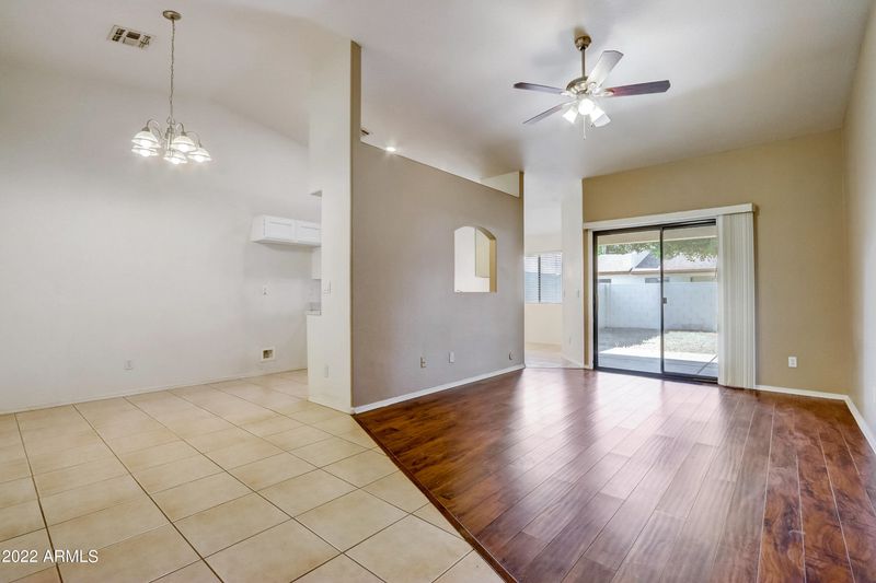 9156 N 68th Dr, Peoria, AZ 85345