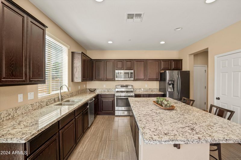 9156 W Coolbrook Ave, Peoria, AZ 85382