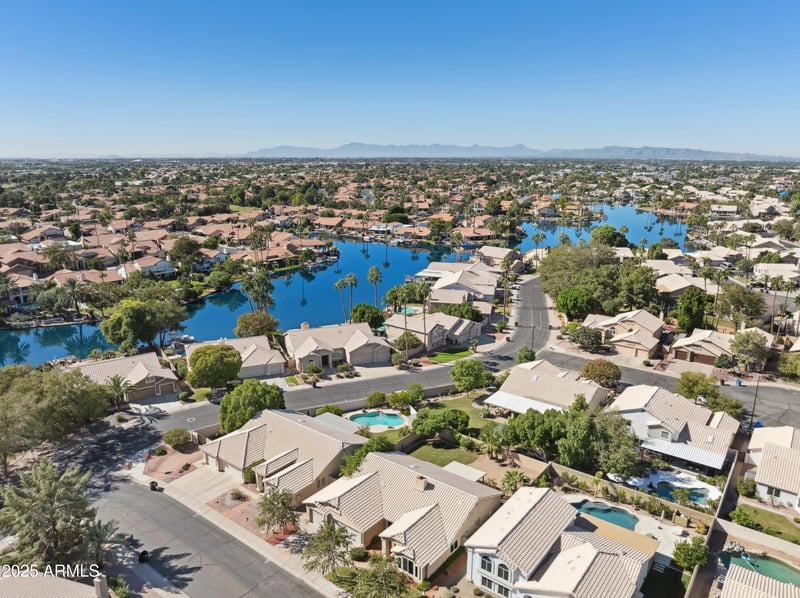 916 Dolphin Dr, Gilbert, AZ 85233