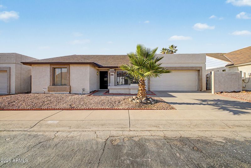916 E Bluefield Ave, Phoenix, AZ 85022