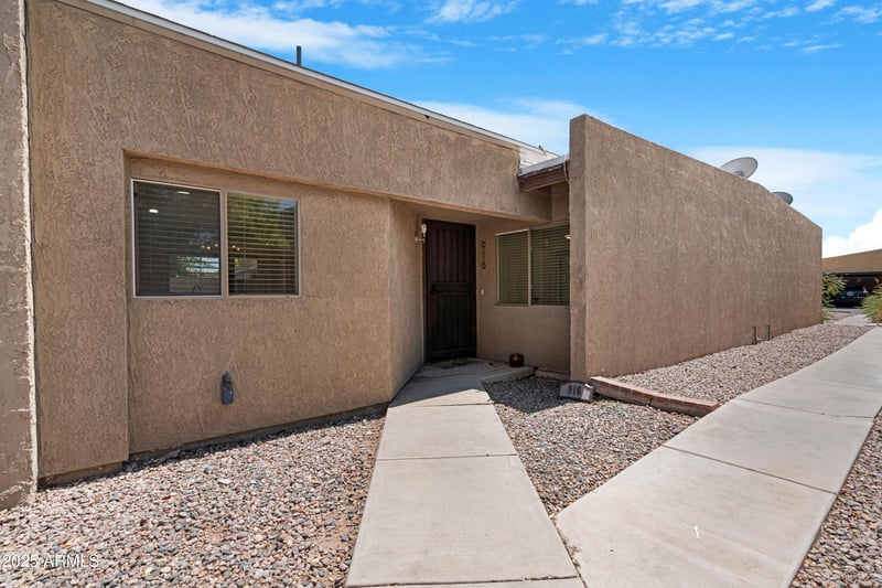 916 Melody Ln, Tempe, AZ 85281