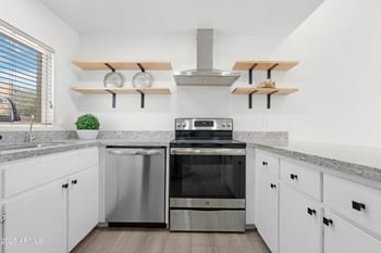 916 Melody Ln, Tempe, AZ 85281