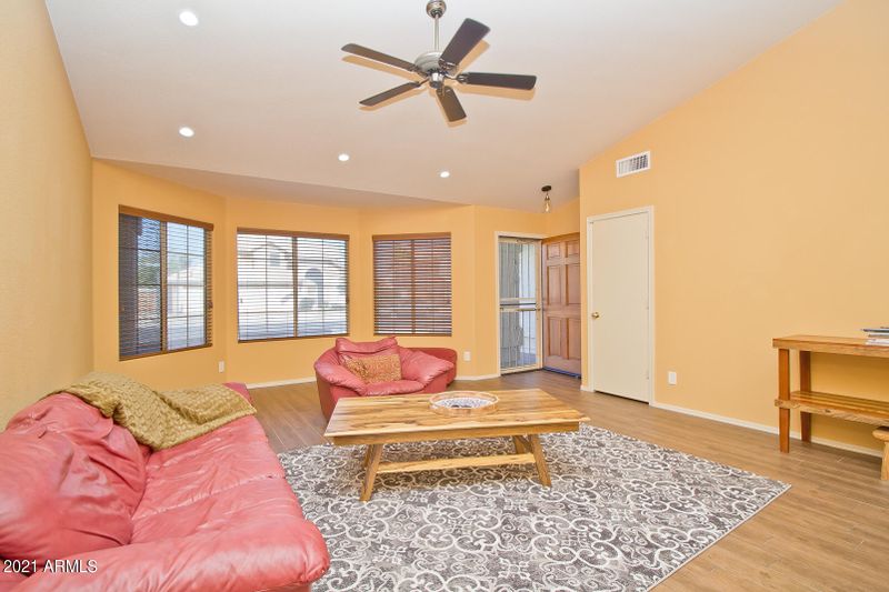 9163 W Crocus Dr, Peoria, AZ 85381