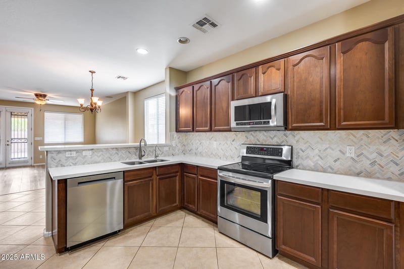 9165 Mine Trl, Peoria, AZ 85383