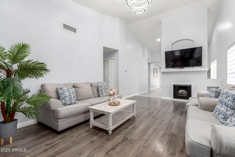 9167 73rd Ln, Peoria, AZ 85345