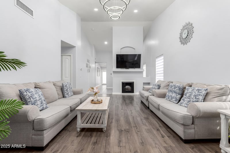 9167 73rd Ln, Peoria, AZ 85345