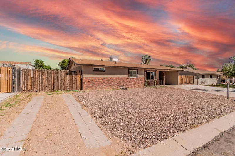 917 95th St, Mesa, AZ 85207