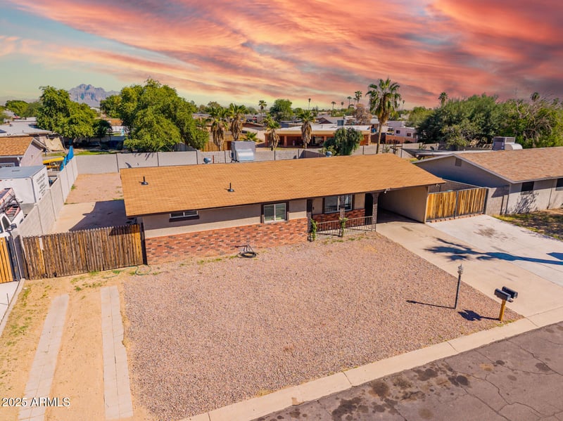 917 95th St, Mesa, AZ 85207