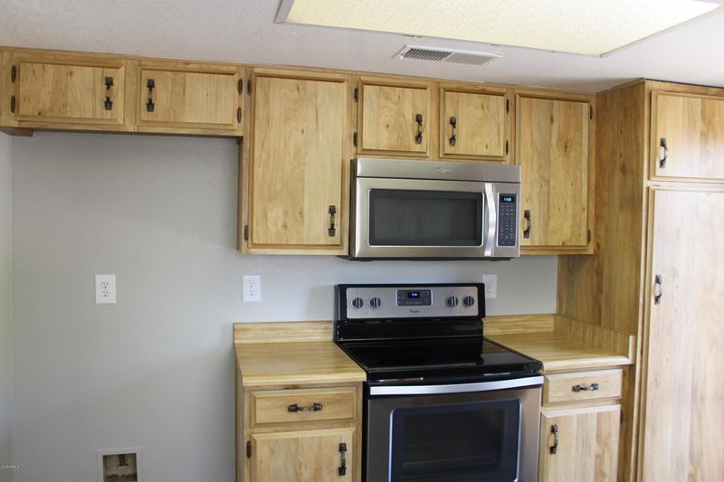 917 E Lodge Dr, Tempe, AZ 85283
