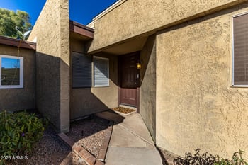 917 Hacienda Dr, Tempe, AZ 85281