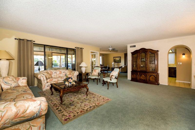 917 S 79th Way, Mesa, AZ 85208