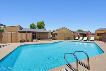 917 Hacienda Dr, Tempe, AZ 85281