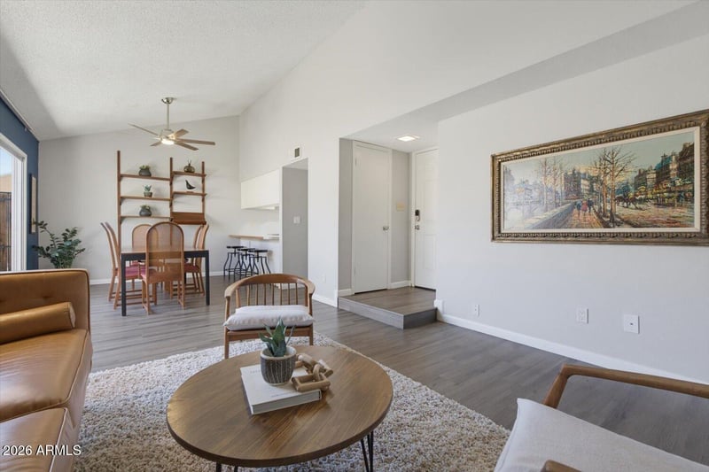 917 Hacienda Dr, Tempe, AZ 85281