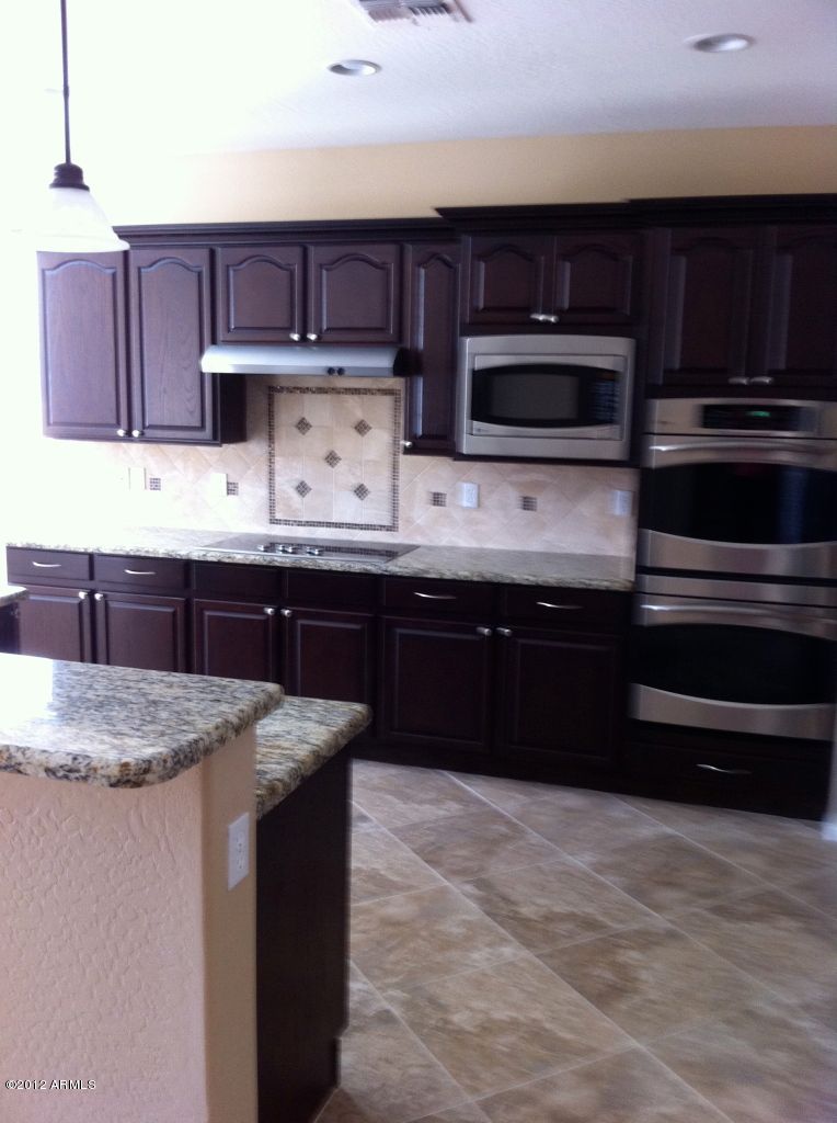 917 W Glenmere Dr, Chandler, AZ 85225