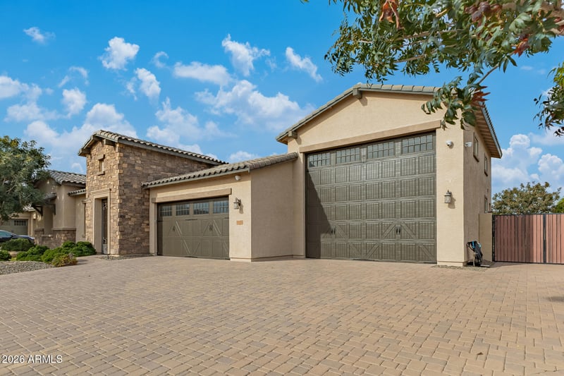 9176 Sands Dr, Peoria, AZ 85383