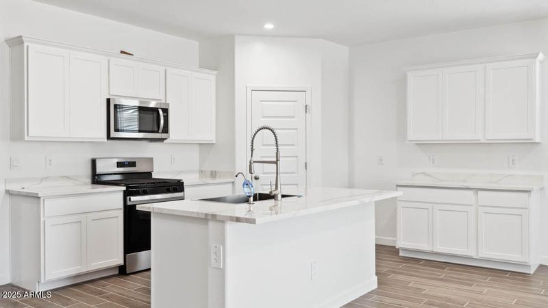 9177 S Hohokam Dr, Apache Junction, AZ 85120