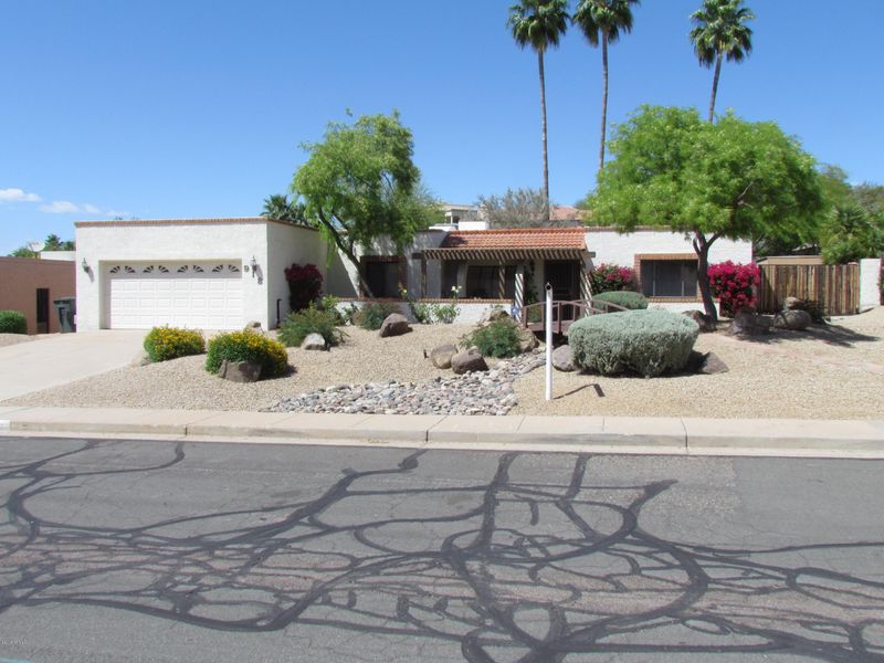 918 E Beck Ln, Phoenix, AZ 85022