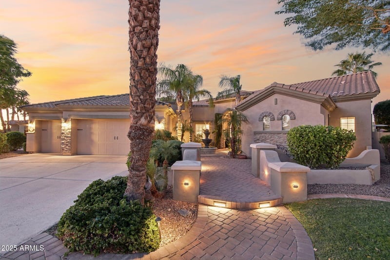 9180 Molly Ln, Peoria, AZ 85383