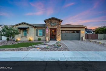 9181 Robin Ln, Peoria, AZ 85383