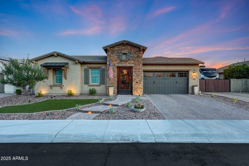 9181 Robin Ln, Peoria, AZ 85383