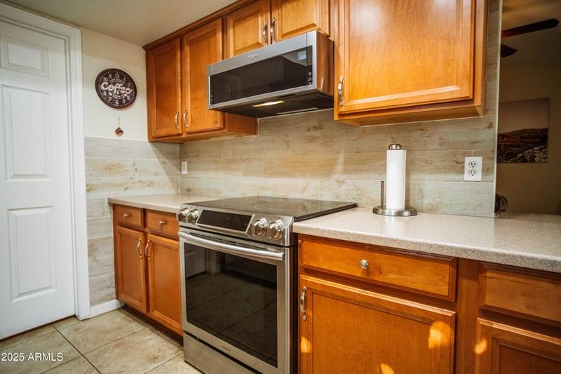 919 Lodge Dr, Tempe, AZ 85283