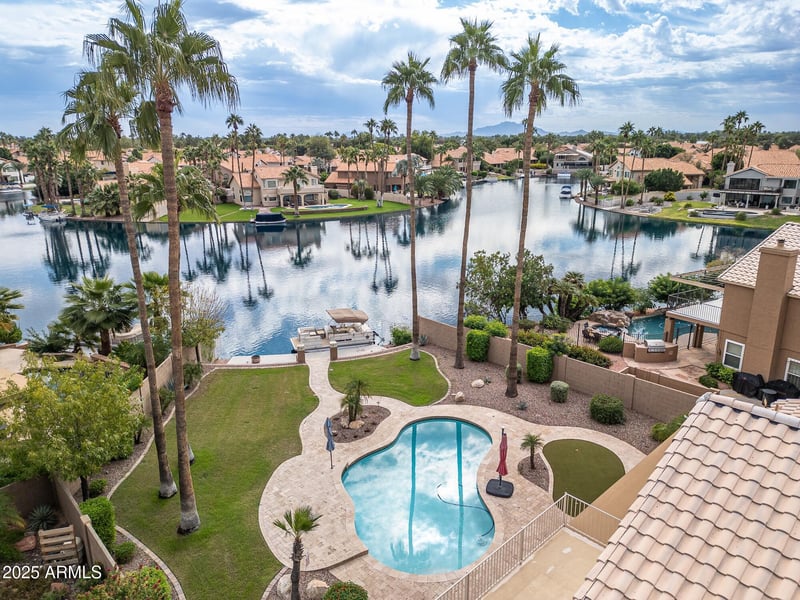 919 Paradise Dr, Gilbert, AZ 85233