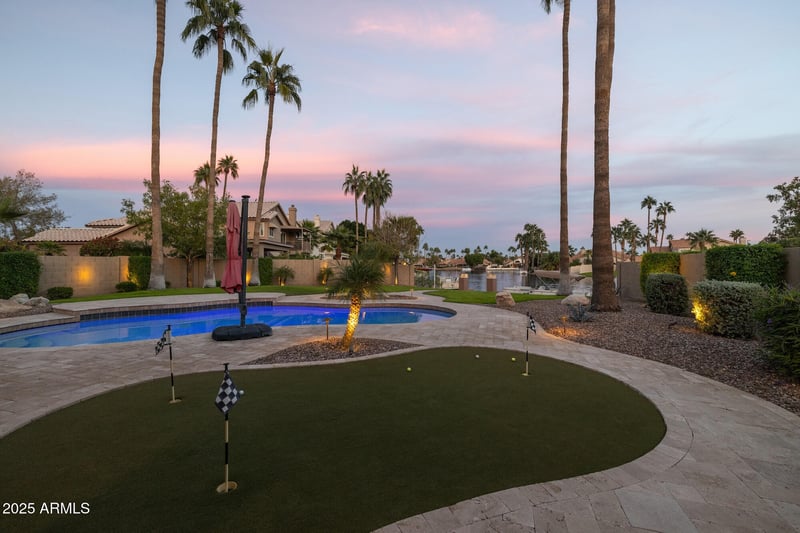 919 Paradise Dr, Gilbert, AZ 85233