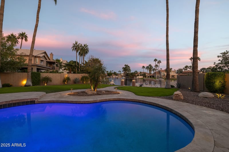 919 Paradise Dr, Gilbert, AZ 85233