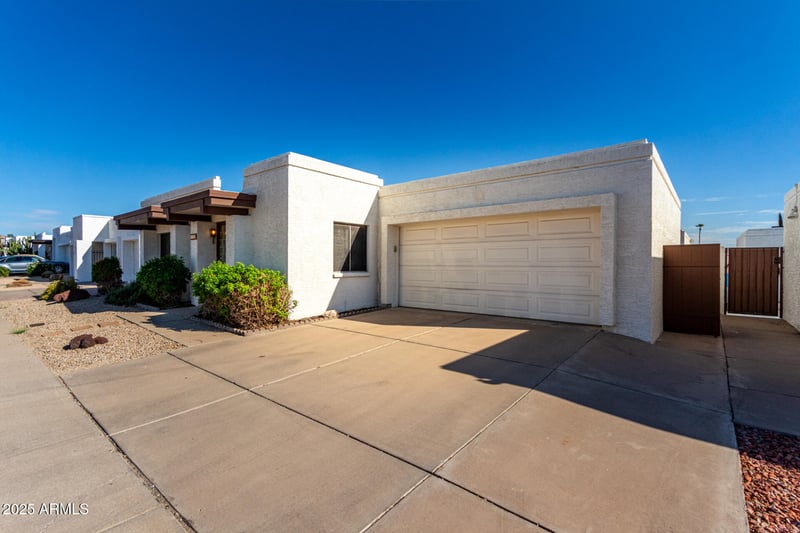 919 Villa Maria Dr, Phoenix, AZ 85022